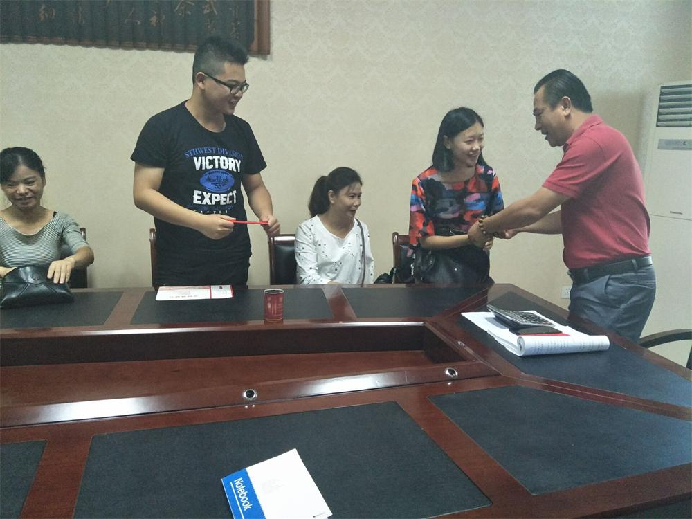 福建易順建筑工程有限公司2017年第一屆：“金秋助學(xué)，學(xué)子圓夢(mèng)，誠(chéng)信你我，感恩社會(huì)”