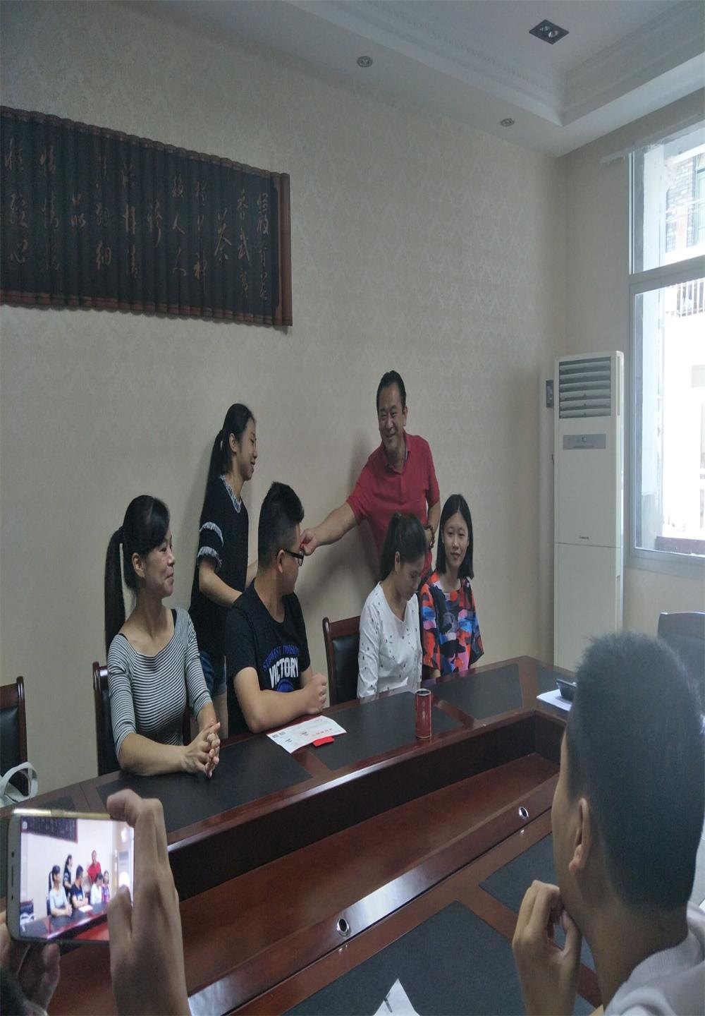 福建易順建筑工程有限公司2017年第一屆：“金秋助學(xué)，學(xué)子圓夢(mèng)，誠(chéng)信你我，感恩社會(huì)”