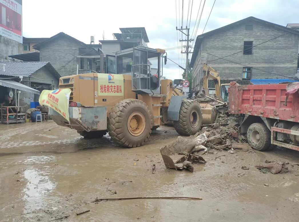 洪災(zāi)過(guò)后，加緊清淤