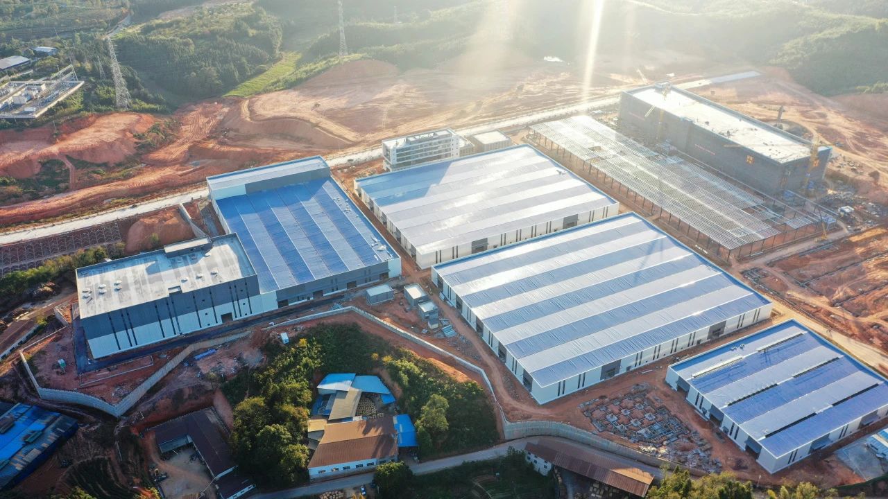 【爭優 爭先 爭效】 縣長吳英杰親赴一線，助力三和循環經濟產業園標準化廠房建設項目破難前行