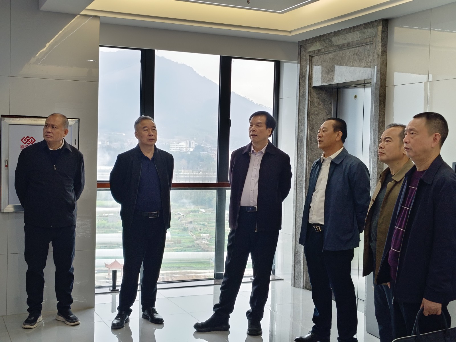 南平市企聯梁廉榮會長一行走訪易順建工集團有限公司