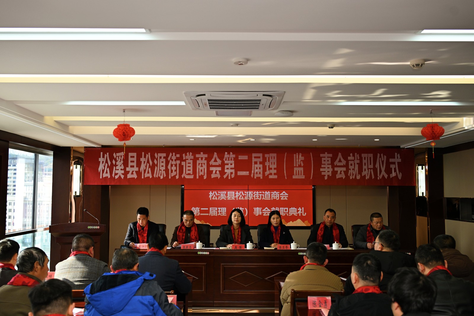 喜報(bào)!易順建工集團(tuán)有限公司李易順董事長(zhǎng)連任松源街道商會(huì)第二屆會(huì)長(zhǎng)