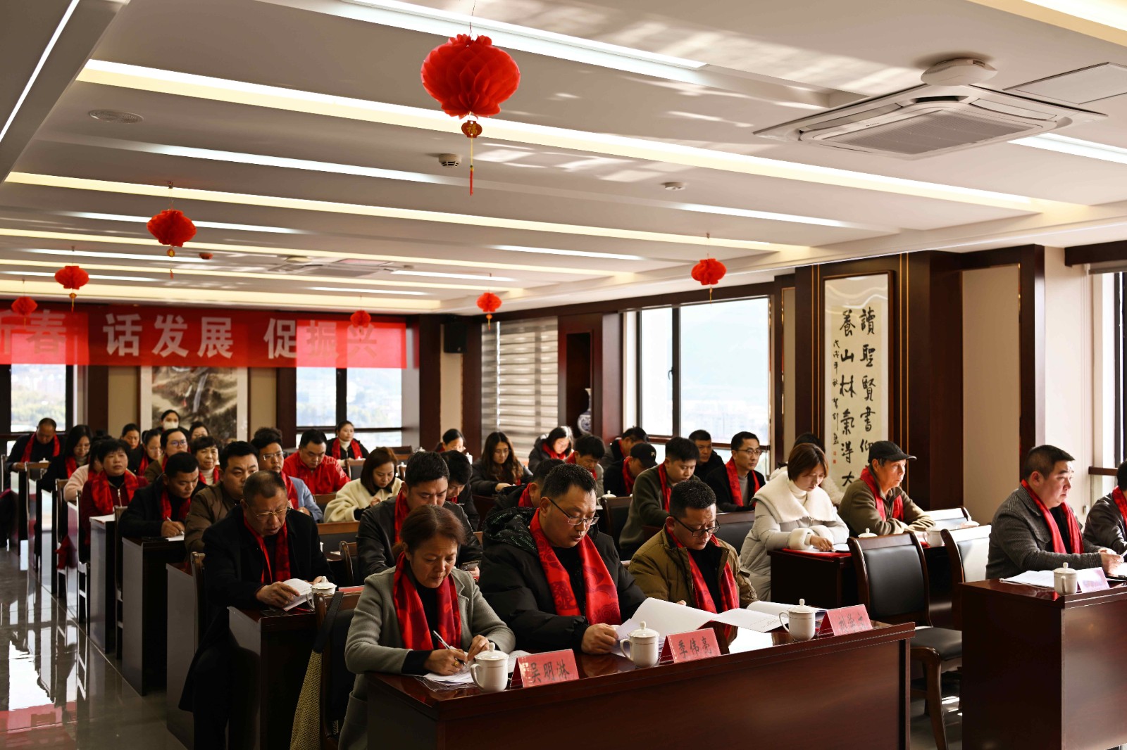 喜報(bào)!易順建工集團(tuán)有限公司李易順董事長(zhǎng)連任松源街道商會(huì)第二屆會(huì)長(zhǎng)